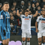 L’Atalanta non brilla, l’arbitro delira: un rigore fasullo condanna la Dea a Brugge